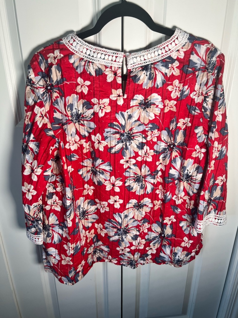 Alfred Dunner Red Floral Crochet-Trim Tunic 16P - Picture 6 of 7